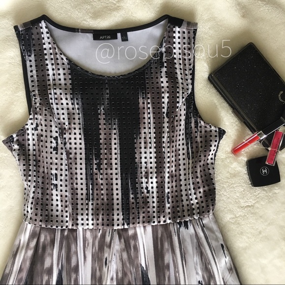 🖤🆕{APT.9} Waffle Cut Bodice Fit & Flare Dress - Picture 3 of 6